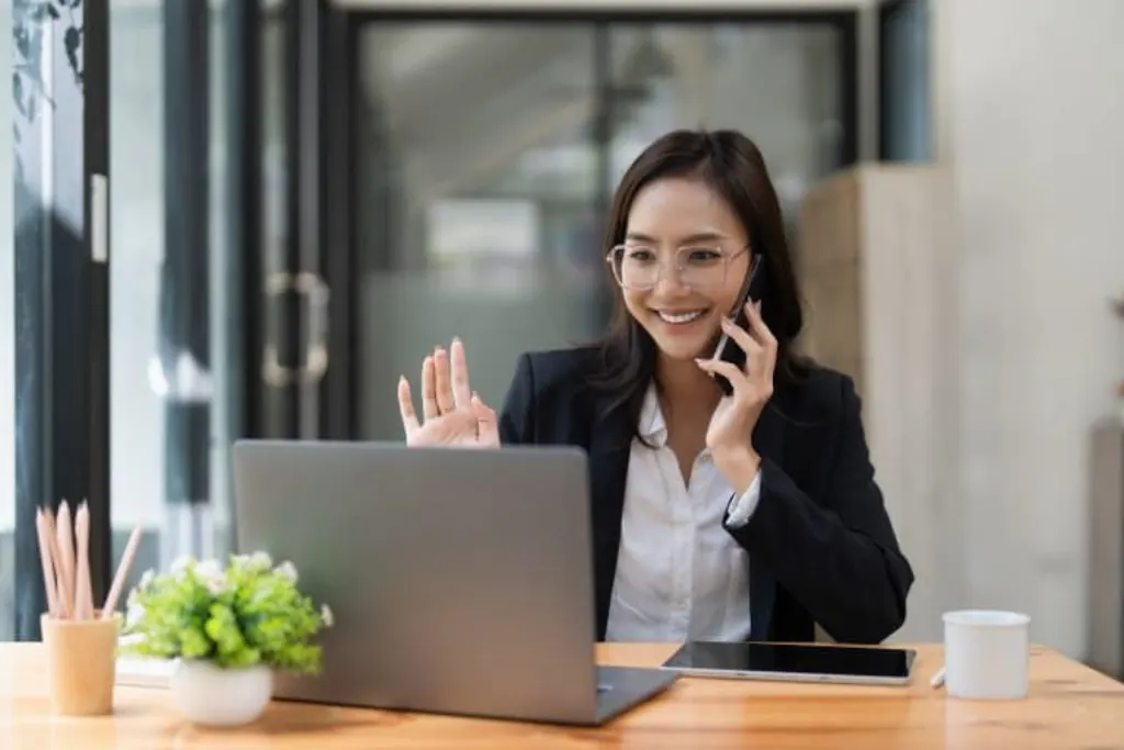 Newegg intègre l’intelligence artificielle pour résumer les avis clients » – Réécris en moins de 100 caractères : « Newegg utilise l’IA pour résumer les avis clients