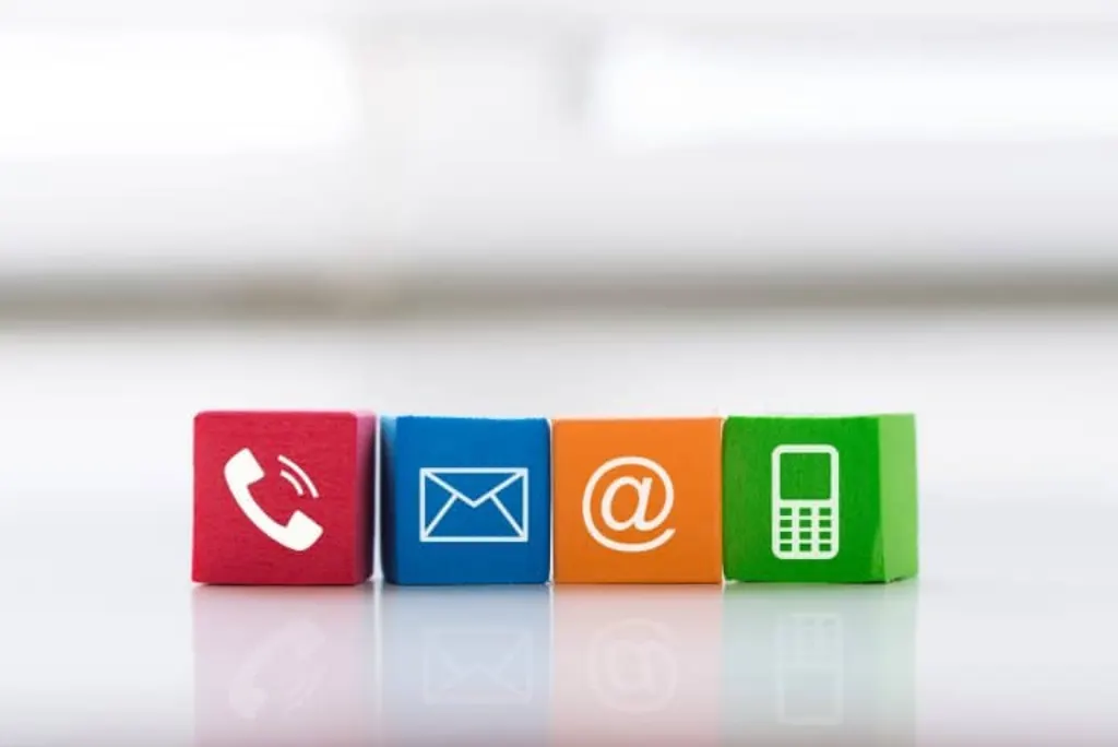 Créer une adresse mail professionnelle : guide pratique sur Waxoo.fr