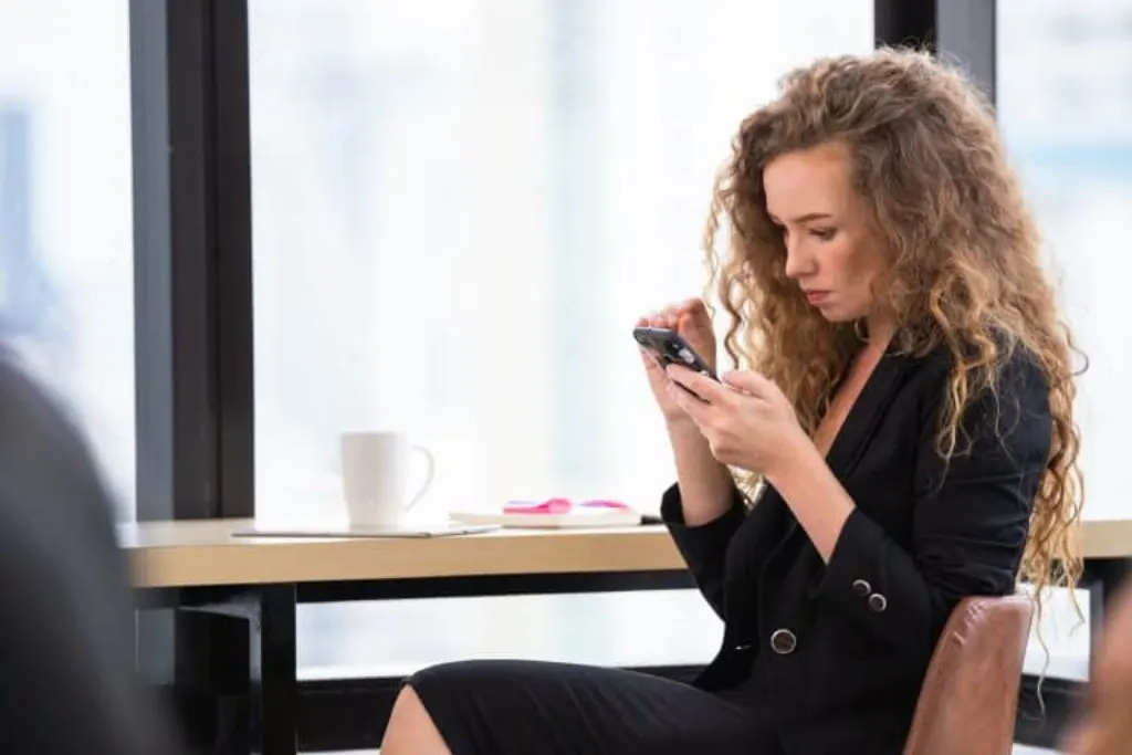 Optimize your company’s social network management with 6 JARVEES strengths