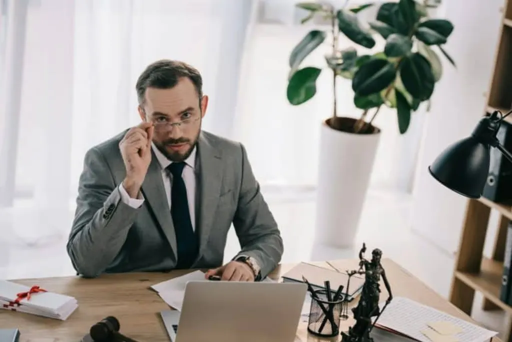 Publicité numérique : les clés pour une stratégie efficace en moins de 100 caractères.